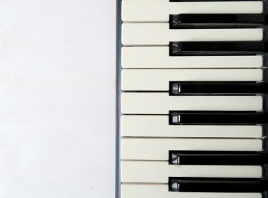 white and black piano keyboard
